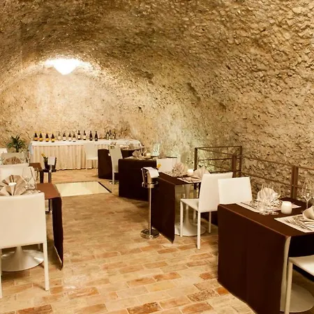 Antico Borgo كييتي