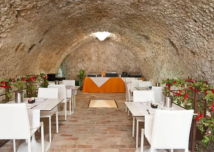 Bed & Breakfast Antico Borgo 4*